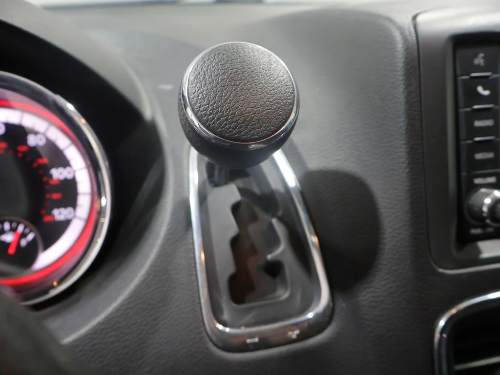 Used 2016 Dodge Grand Caravan SXT FWD image 33