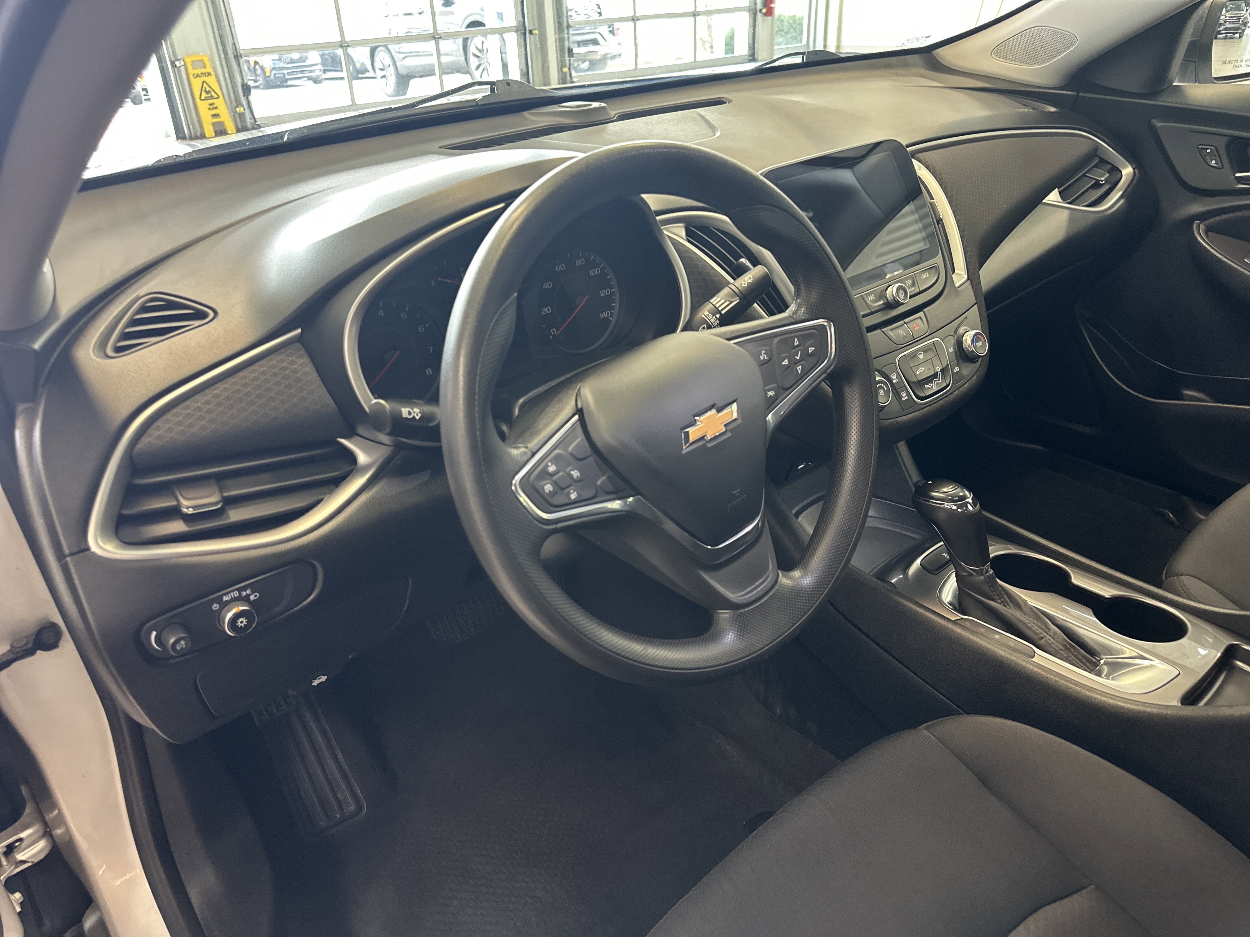 Used 2020 Chevrolet Malibu LS image 21