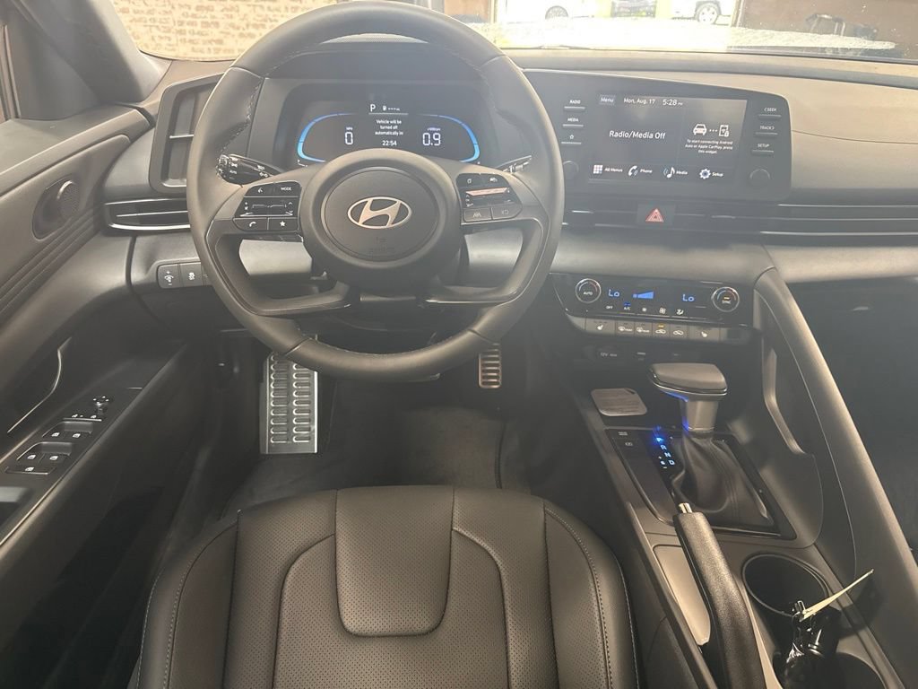 New 2026 Hyundai Elantra SEL Sport FWD image 15