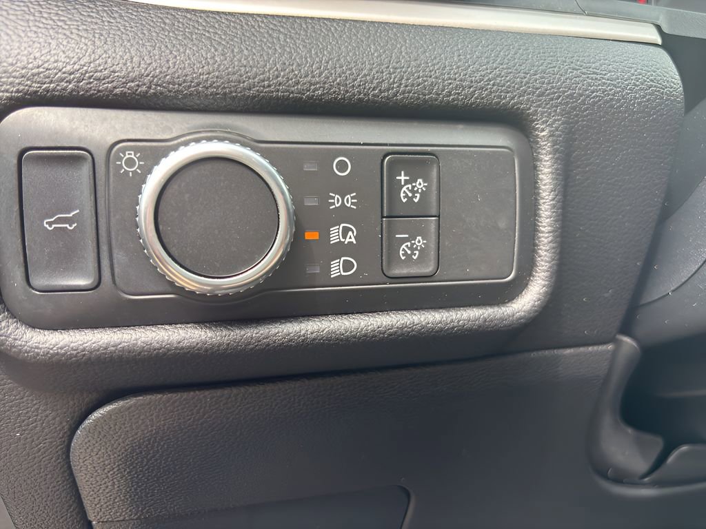 Used 2021 Ford Explorer XLT image 20