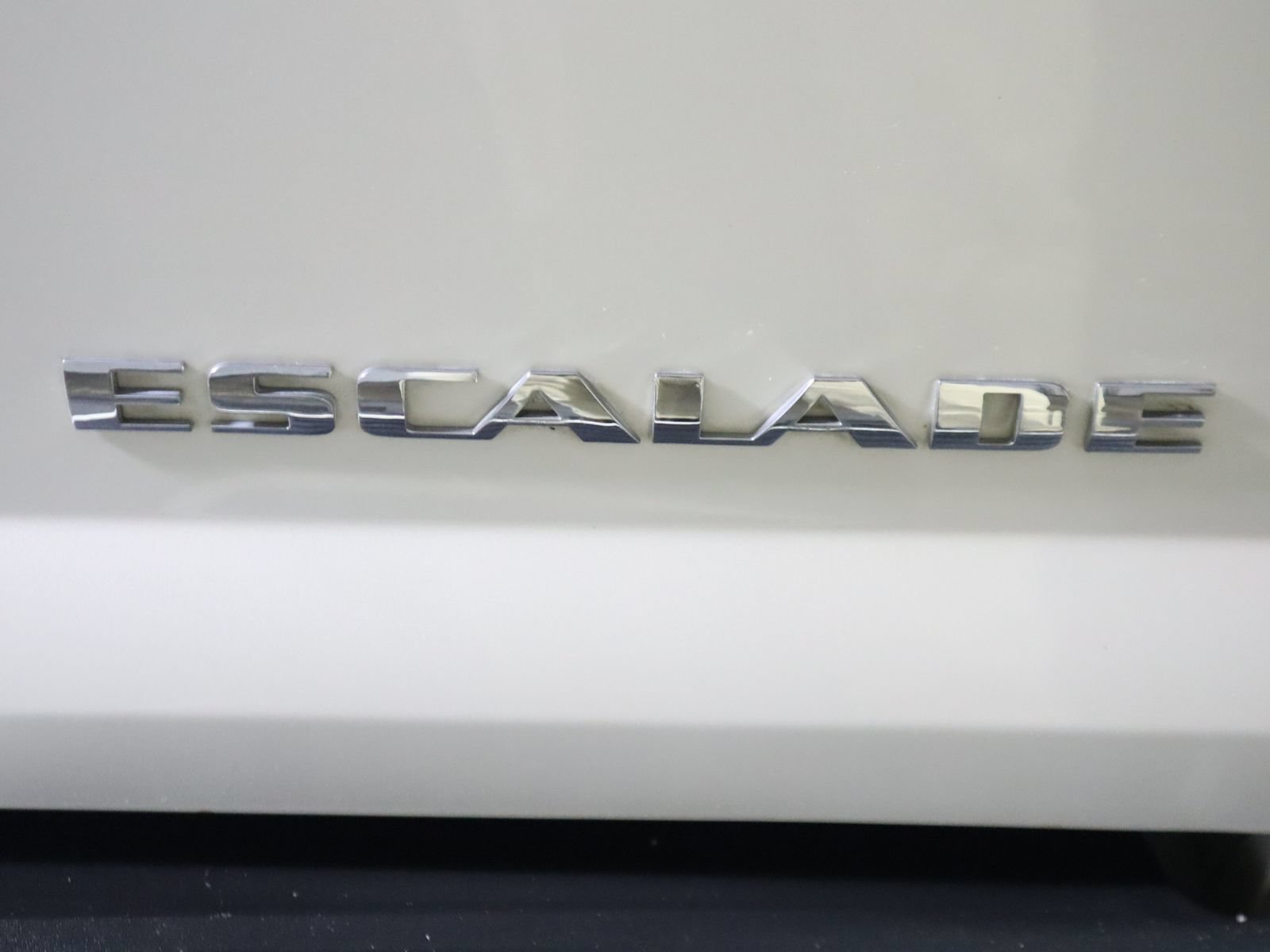 Used 2009 Cadillac Escalade EXT AWD/4WD image 11