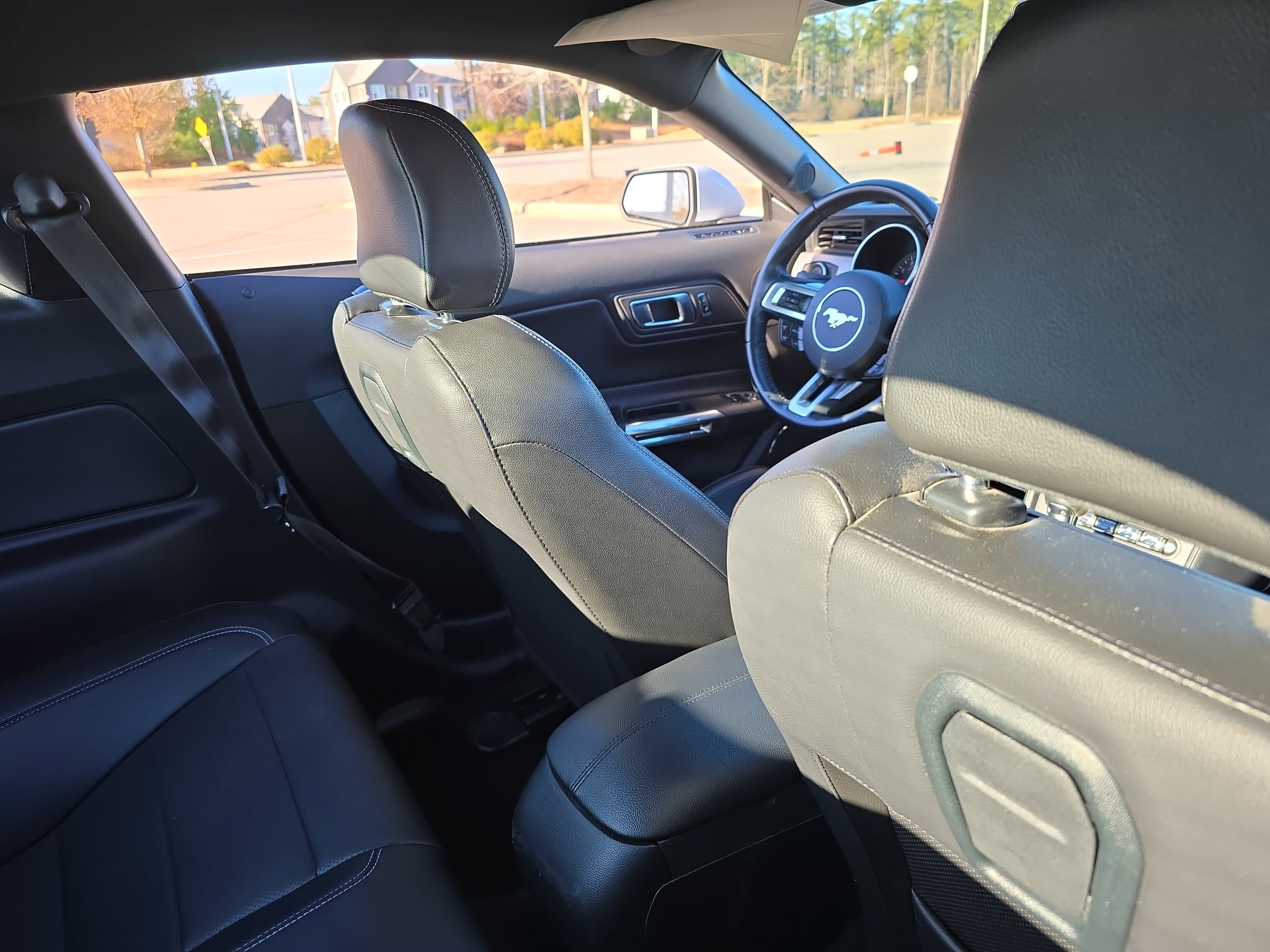 Used 2022 Ford Mustang Premium image 11