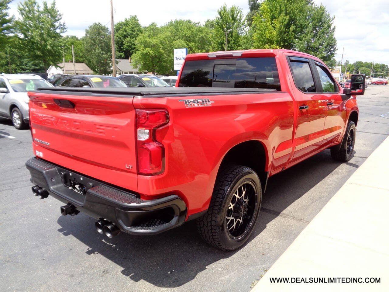 Used 2019 Chevrolet Silverado 1500 LT Trail Boss AWD/4WD image 3