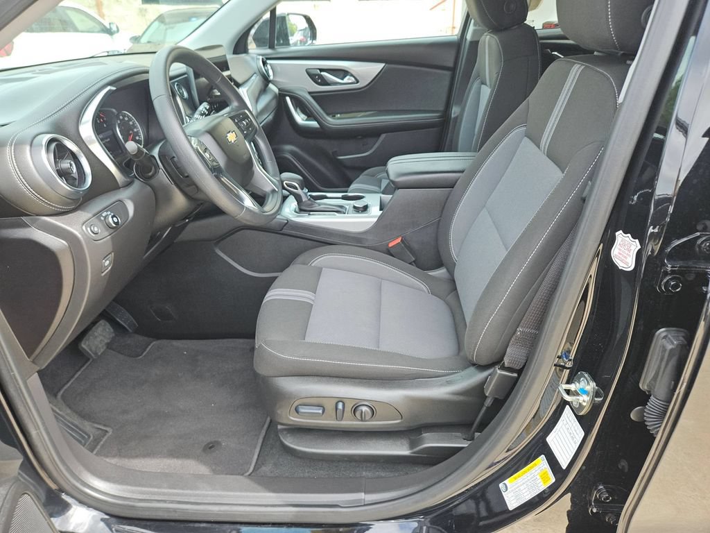 Used 2025 Chevrolet Blazer LT FWD image 14
