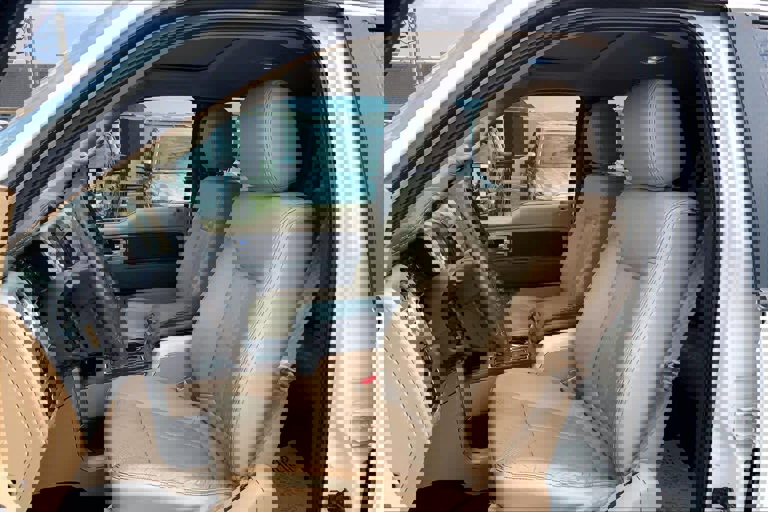 Used 2014 Ford F150 Lariat w/ Equipment Group 502A Luxury AWD/4WD image 7