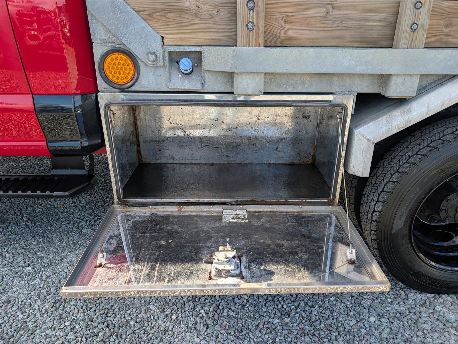 Used 2017 Ford F550 4x4 Regular Cab Super Duty image 14