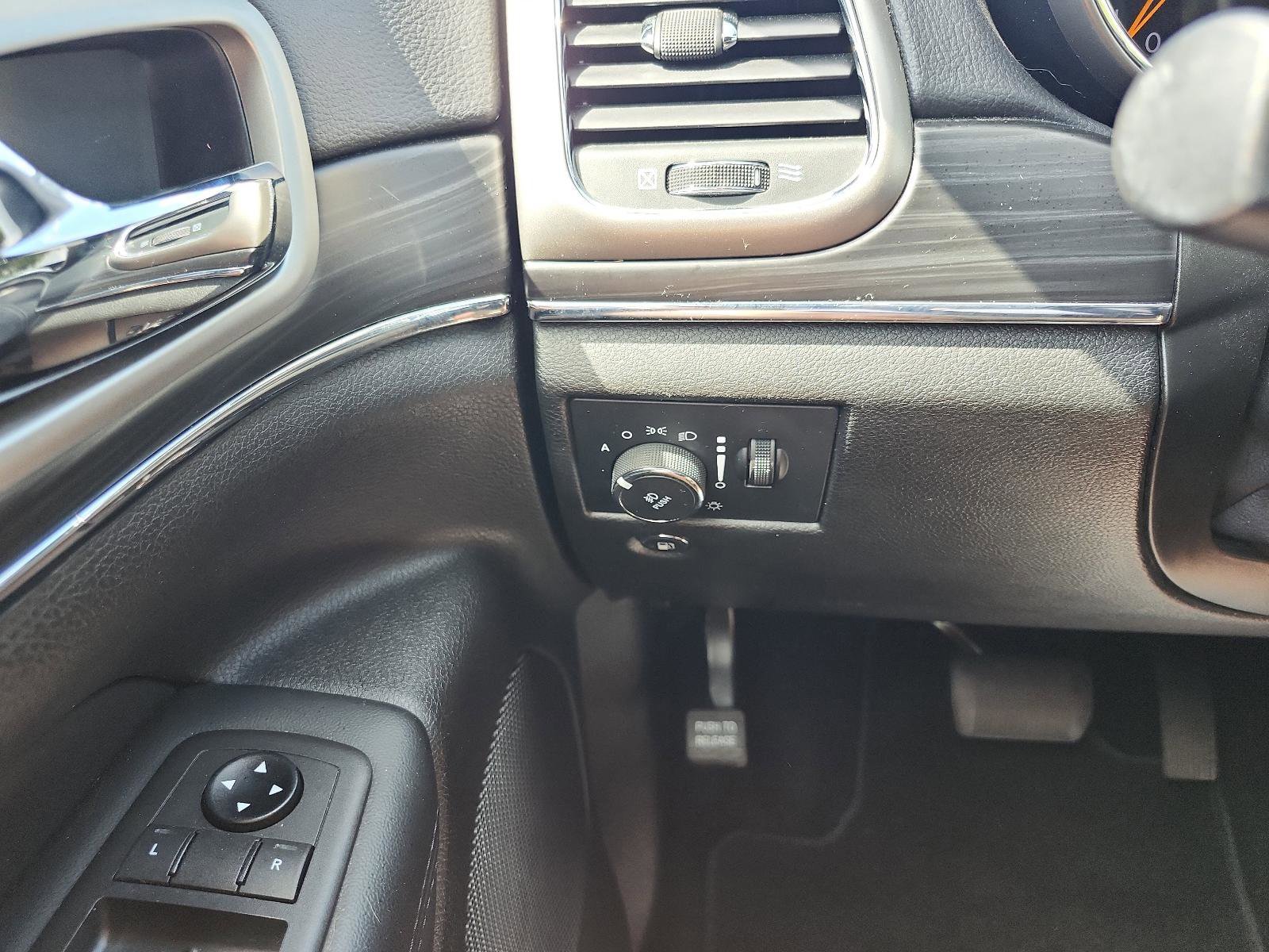 Used 2021 Jeep Grand Cherokee Limited AWD/4WD image 24