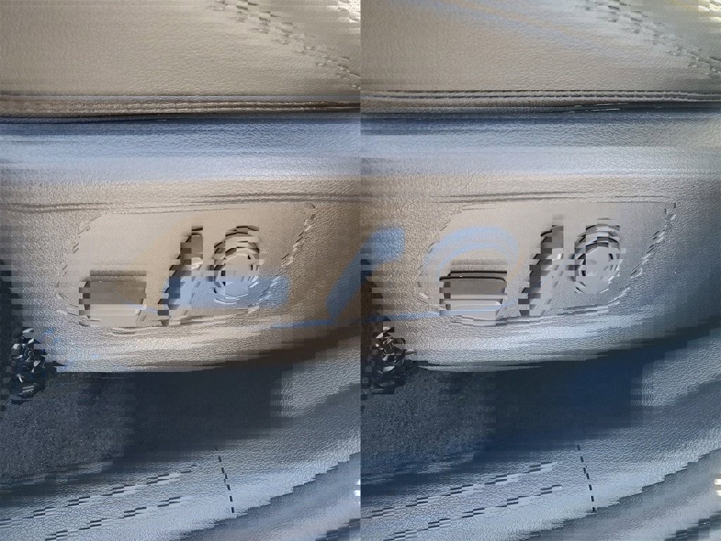 New 2026 Kia Sportage EX image 7