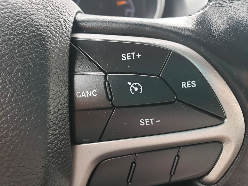 Used 2021 Jeep Grand Cherokee Laredo X AWD/4WD image 22