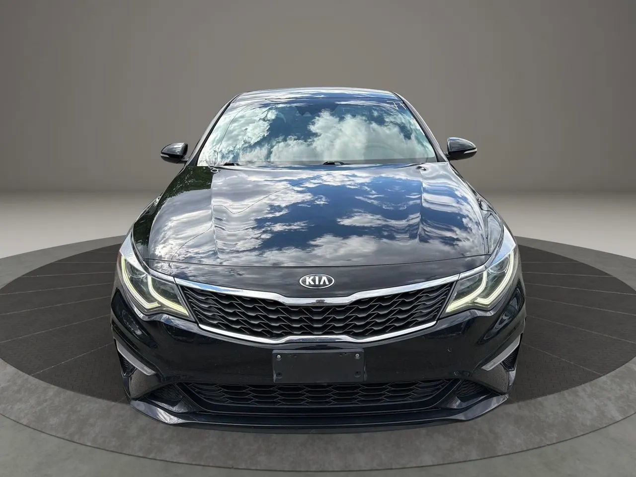 Used 2020 Kia Optima LX FWD image 2