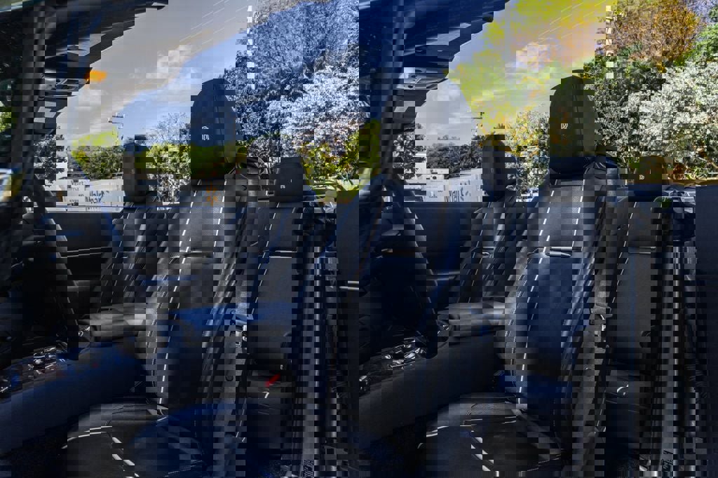 Used 2019 Rolls-Royce Dawn RWD image 14