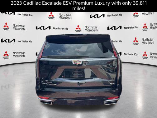 Used 2023 Cadillac Escalade ESV Premium Luxury AWD/4WD image 6