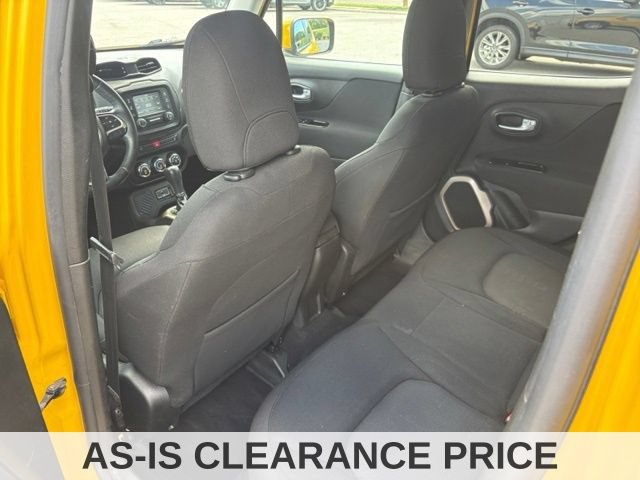 Used 2016 Jeep Renegade Latitude w/ Cold Weather Group FWD image 36