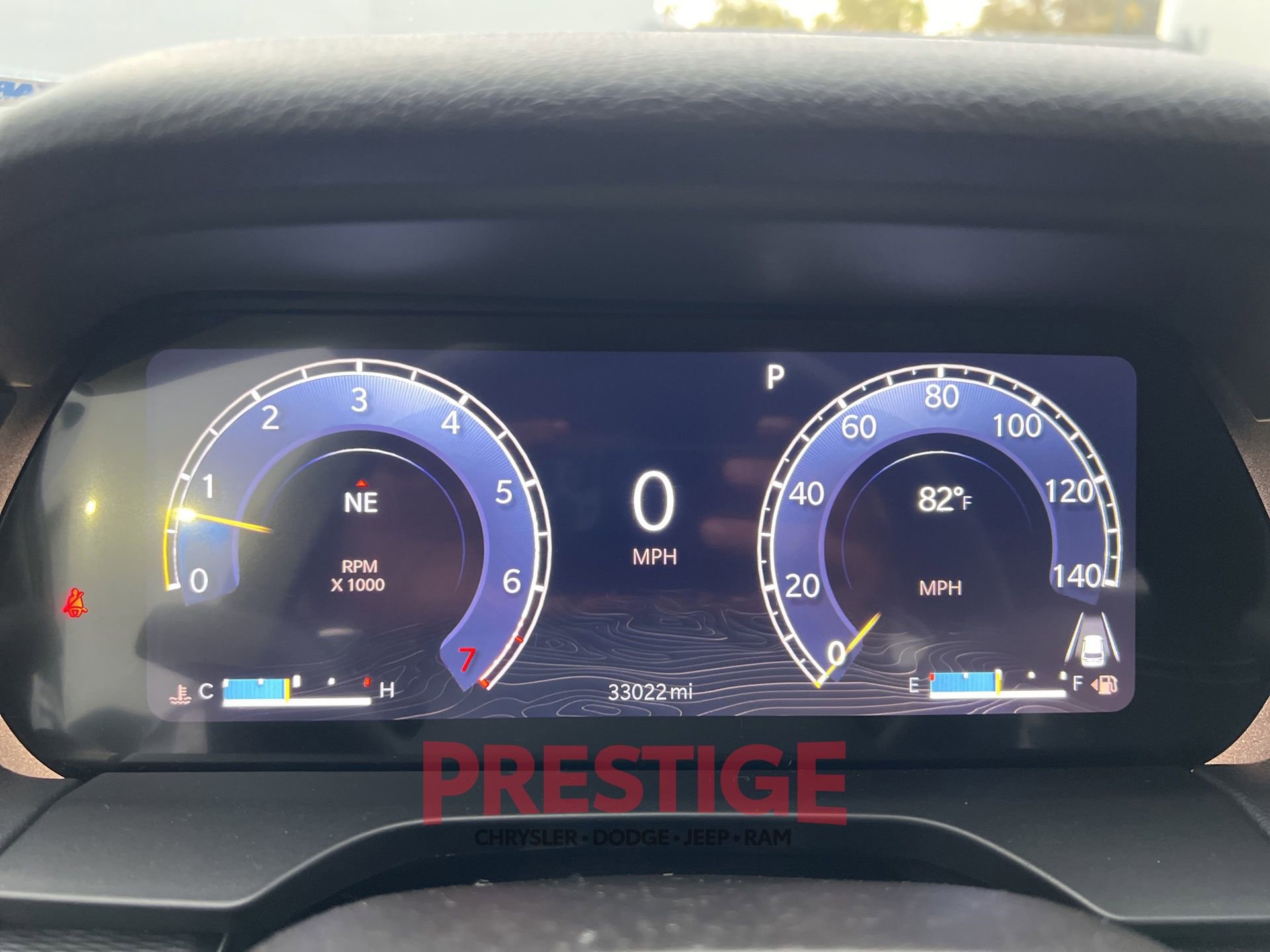 Used 2023 Jeep Grand Cherokee L Laredo image 34