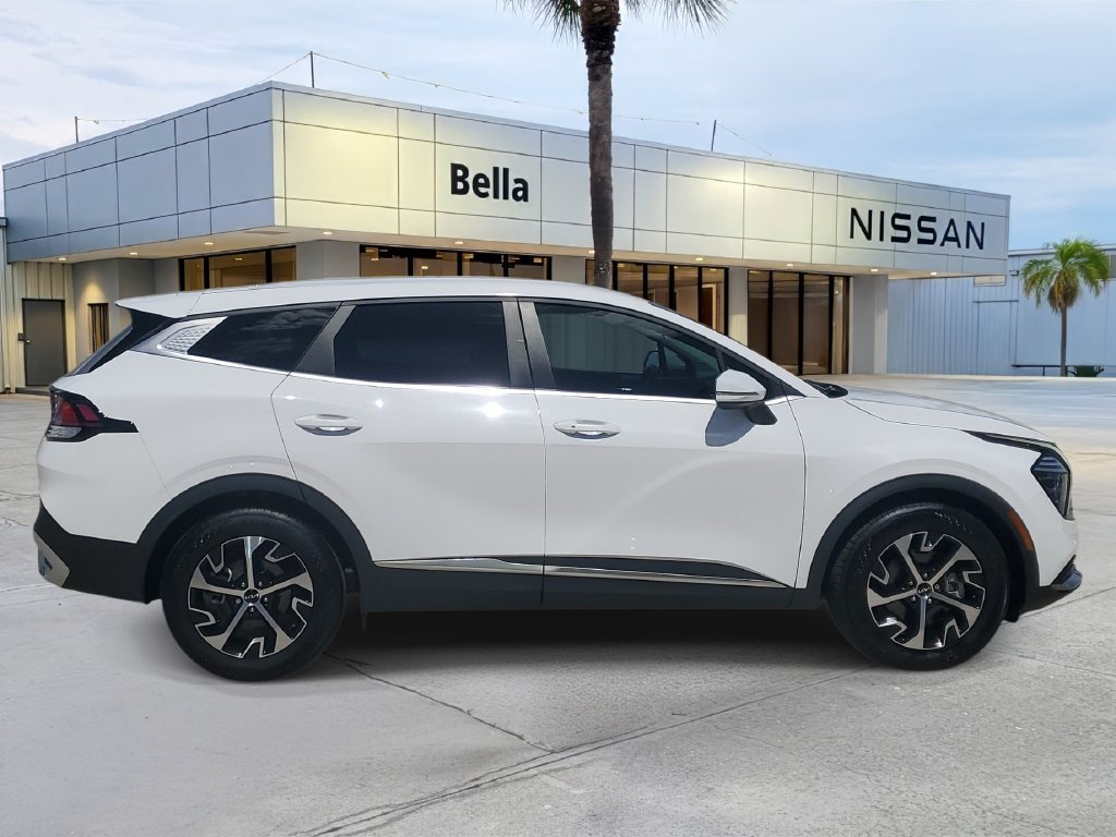 Used 2025 Kia Sportage EX FWD image 12