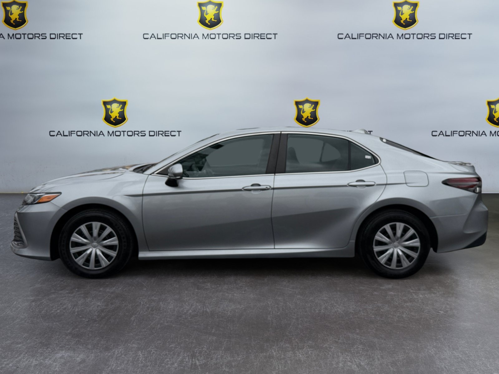 Used 2023 Toyota Camry LE FWD image 2