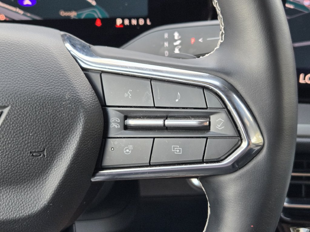 Used 2026 Chevrolet Traverse LT w/ Driver Confidence Package FWD image 29