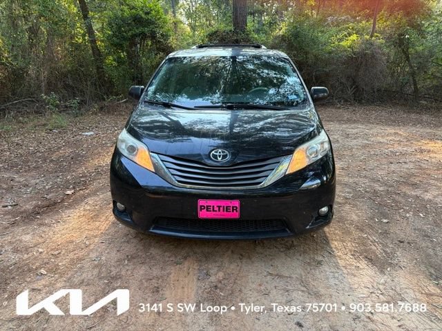 Used 2014 Toyota Sienna XLE FWD video 2