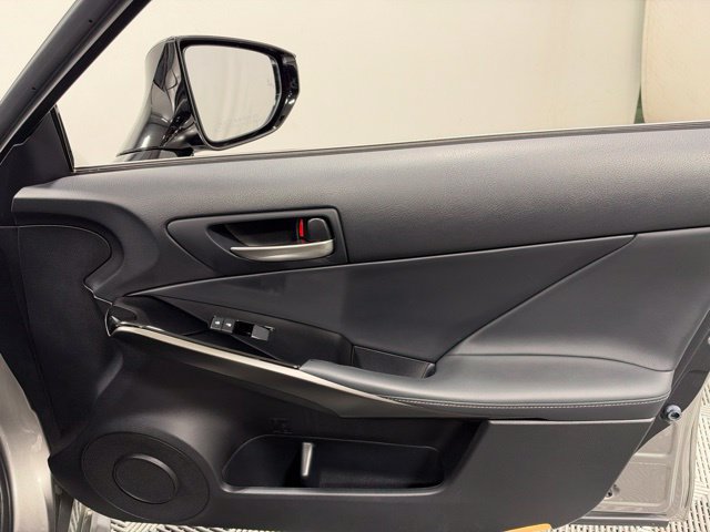Used 2022 Lexus IS 300 RWD image 31