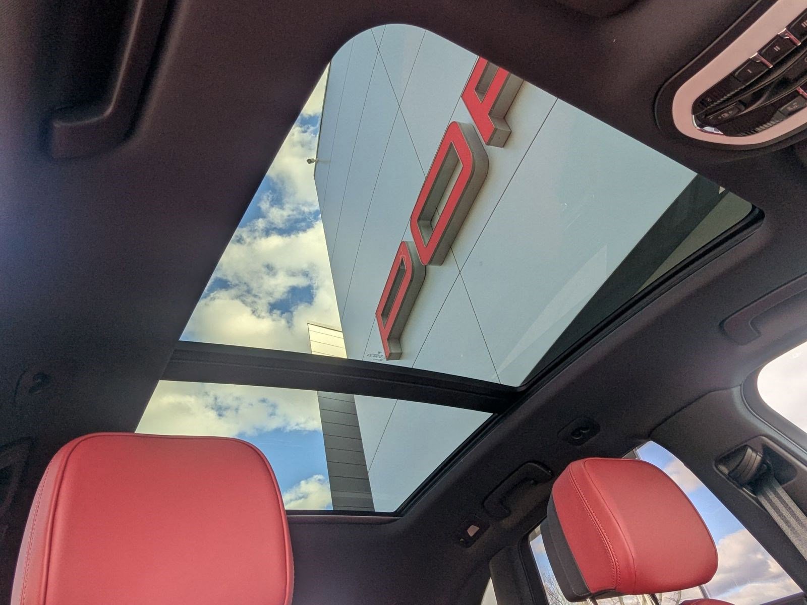 New 2026 Porsche Macan S image 27