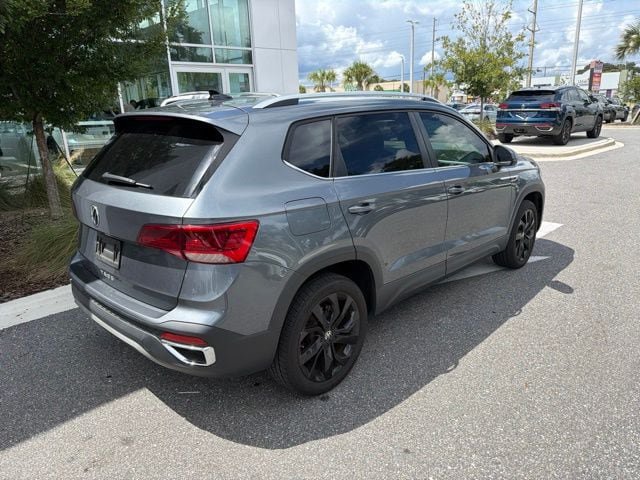 Certified 2024 Volkswagen Taos SE w/ Panoramic Sunroof Package FWD image 7