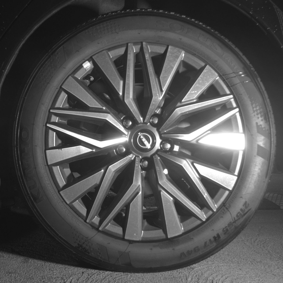 Used 2025 Nissan Altima 2.5 SV FWD image 14