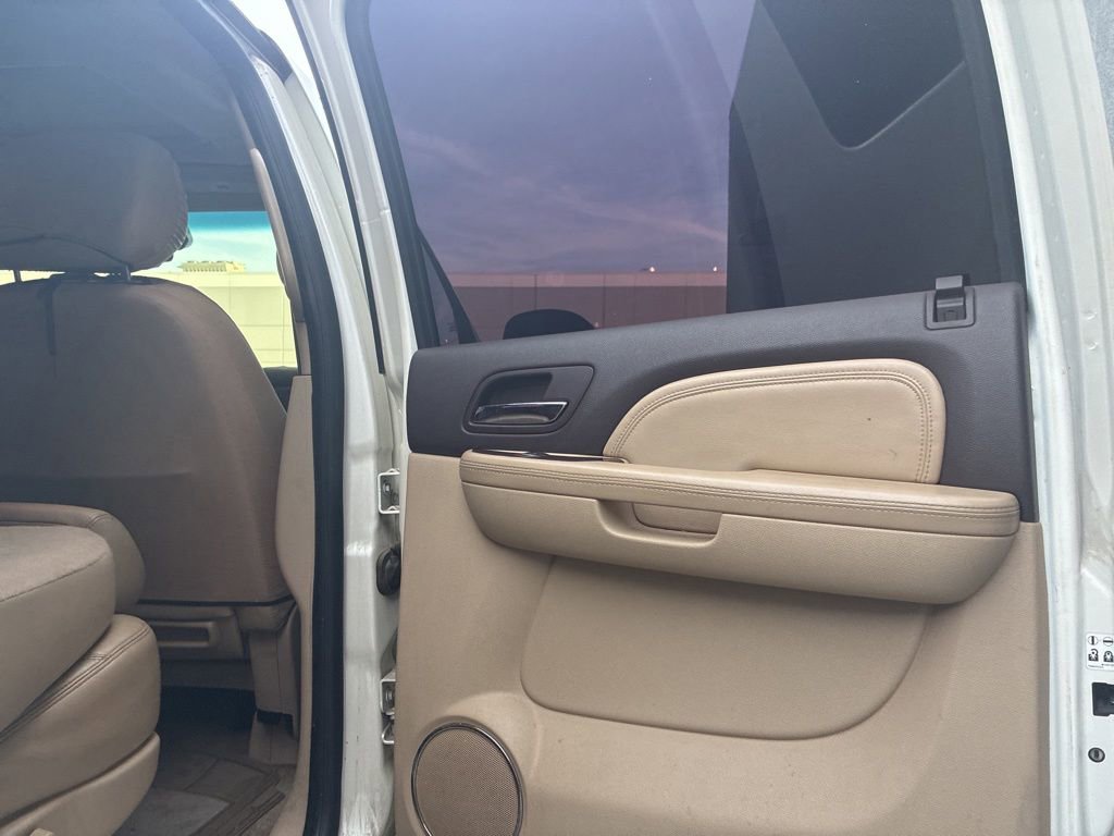 Used 2009 GMC Yukon XL Denali RWD image 9