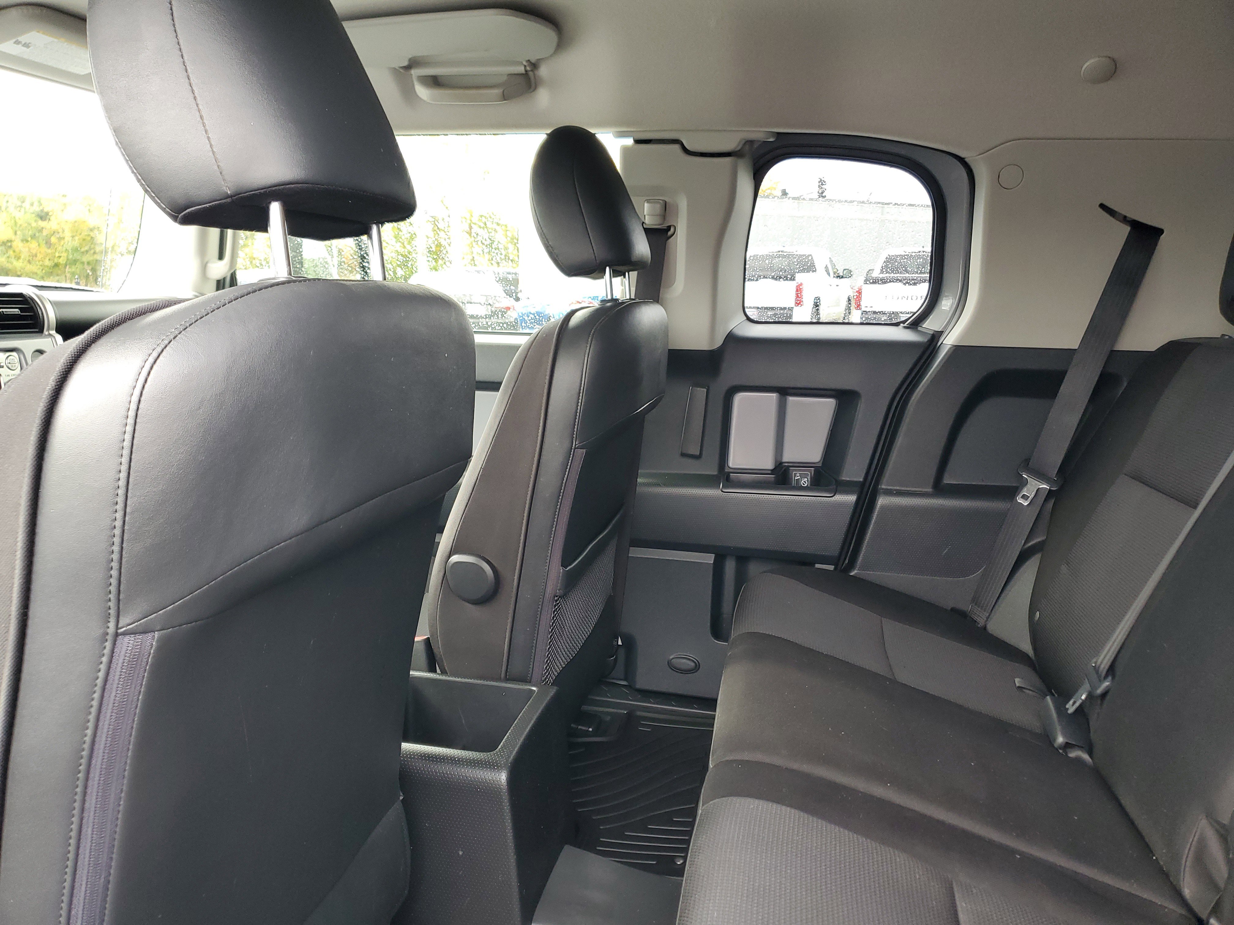 Used 2014 Toyota FJ Cruiser 4WD w/ Upgrade Package image 12