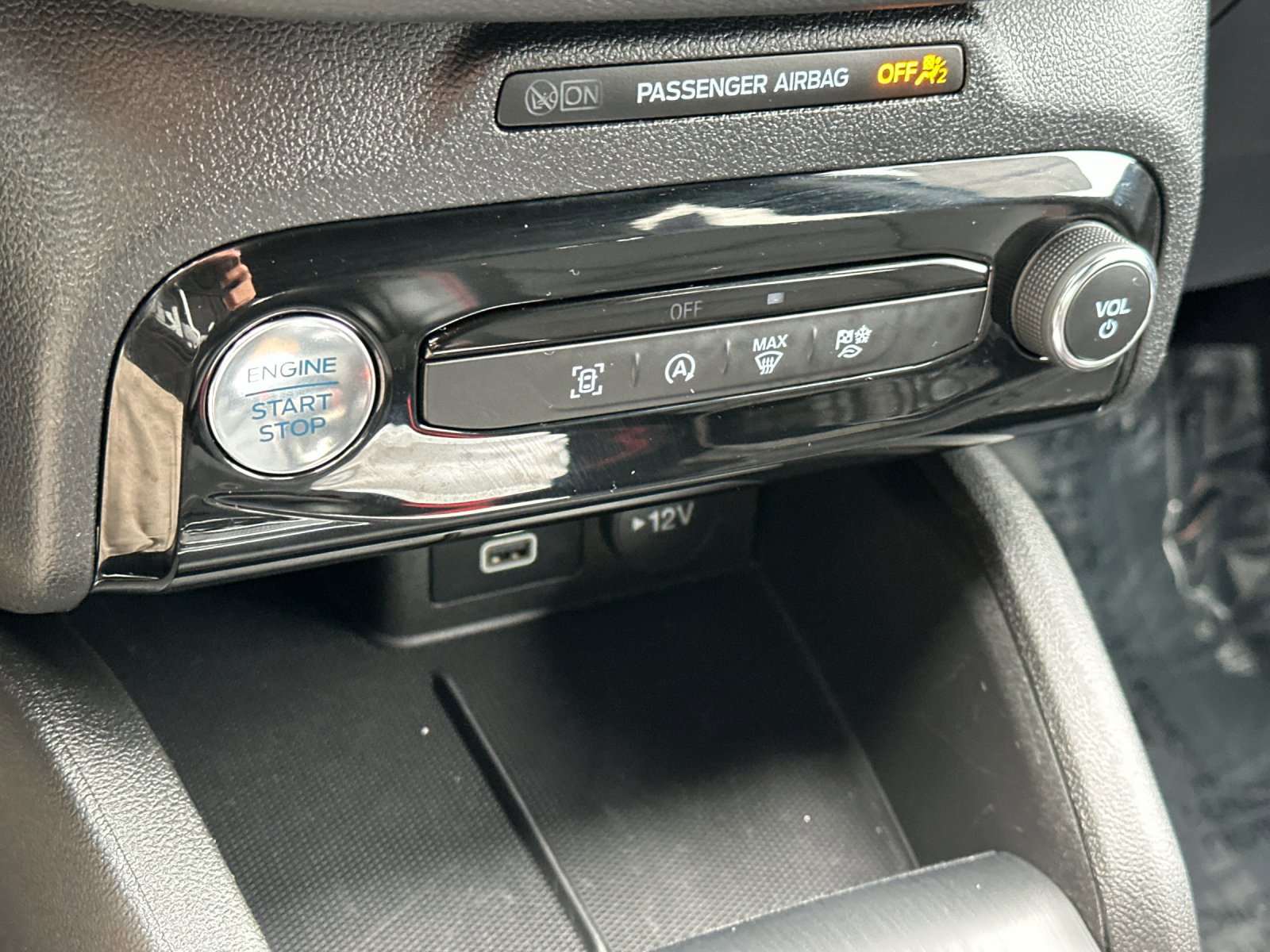 Certified 2024 Ford Escape ST-Line w/ Tech Pack #1 image 21