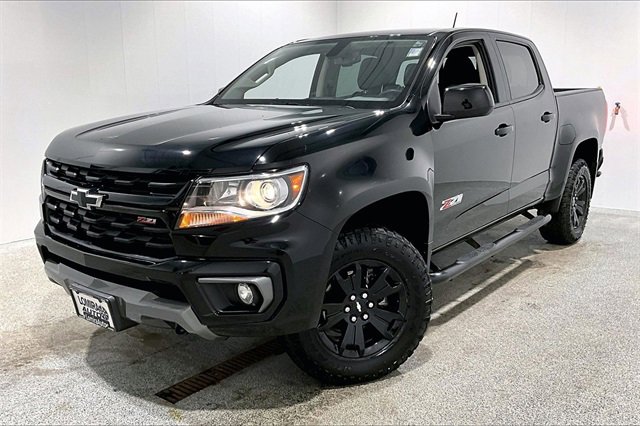 Used 2022 Chevrolet Colorado Z71 w/ Z71 Midnight Edition image 3