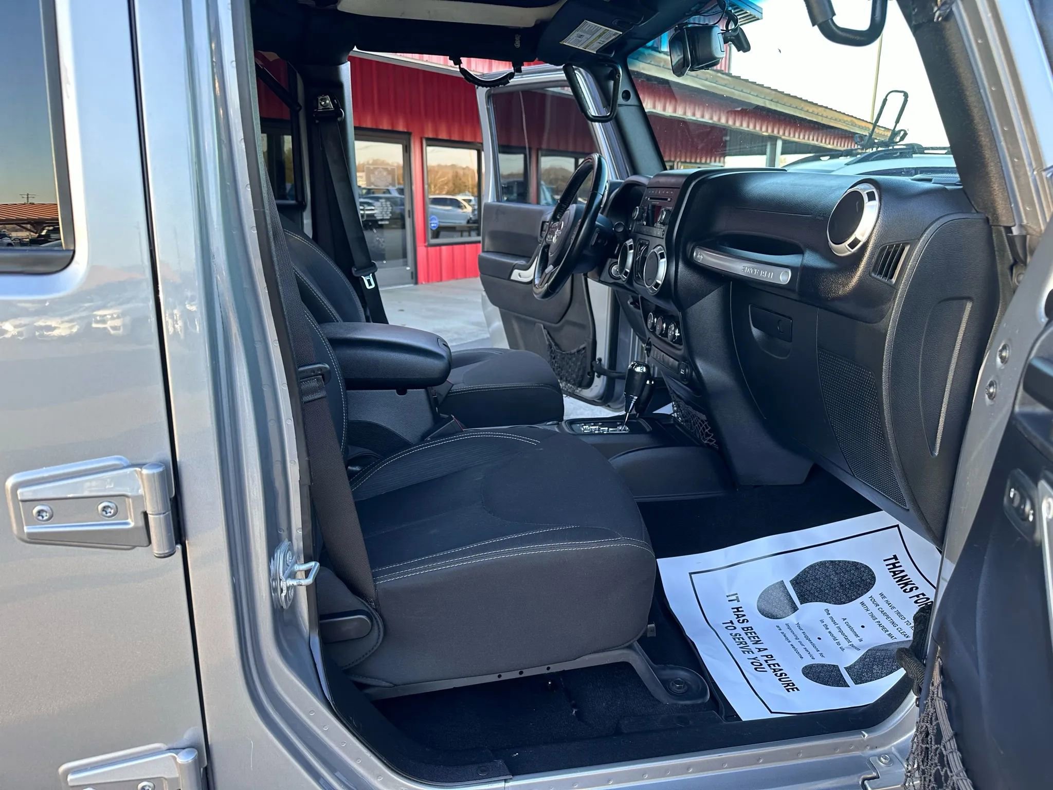 Used 2016 Jeep Wrangler Unlimited Sahara w/ Connectivity Group image 13