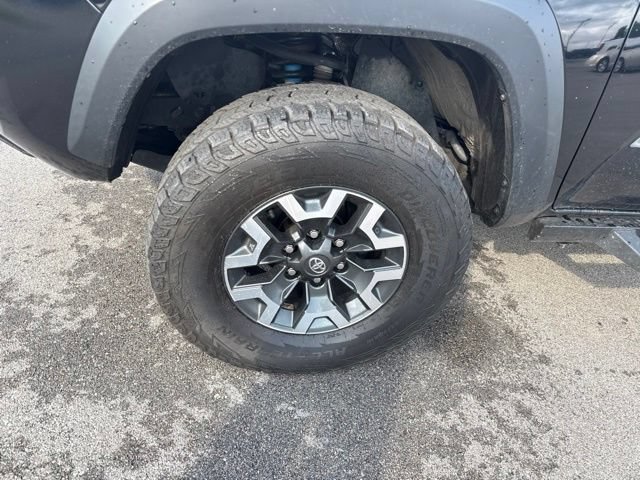 Used 2023 Toyota Tacoma TRD Off-Road w/ TRD Premium Off Road Package AWD/4WD image 9