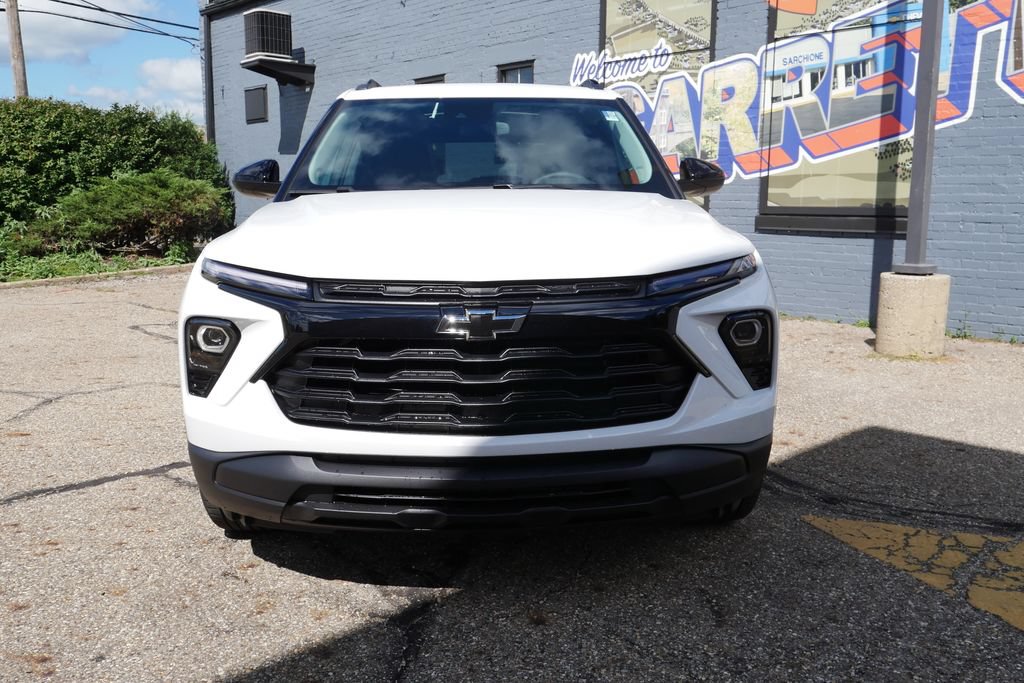New 2026 Chevrolet TrailBlazer LT w/ Midnight Edition AWD/4WD image 2