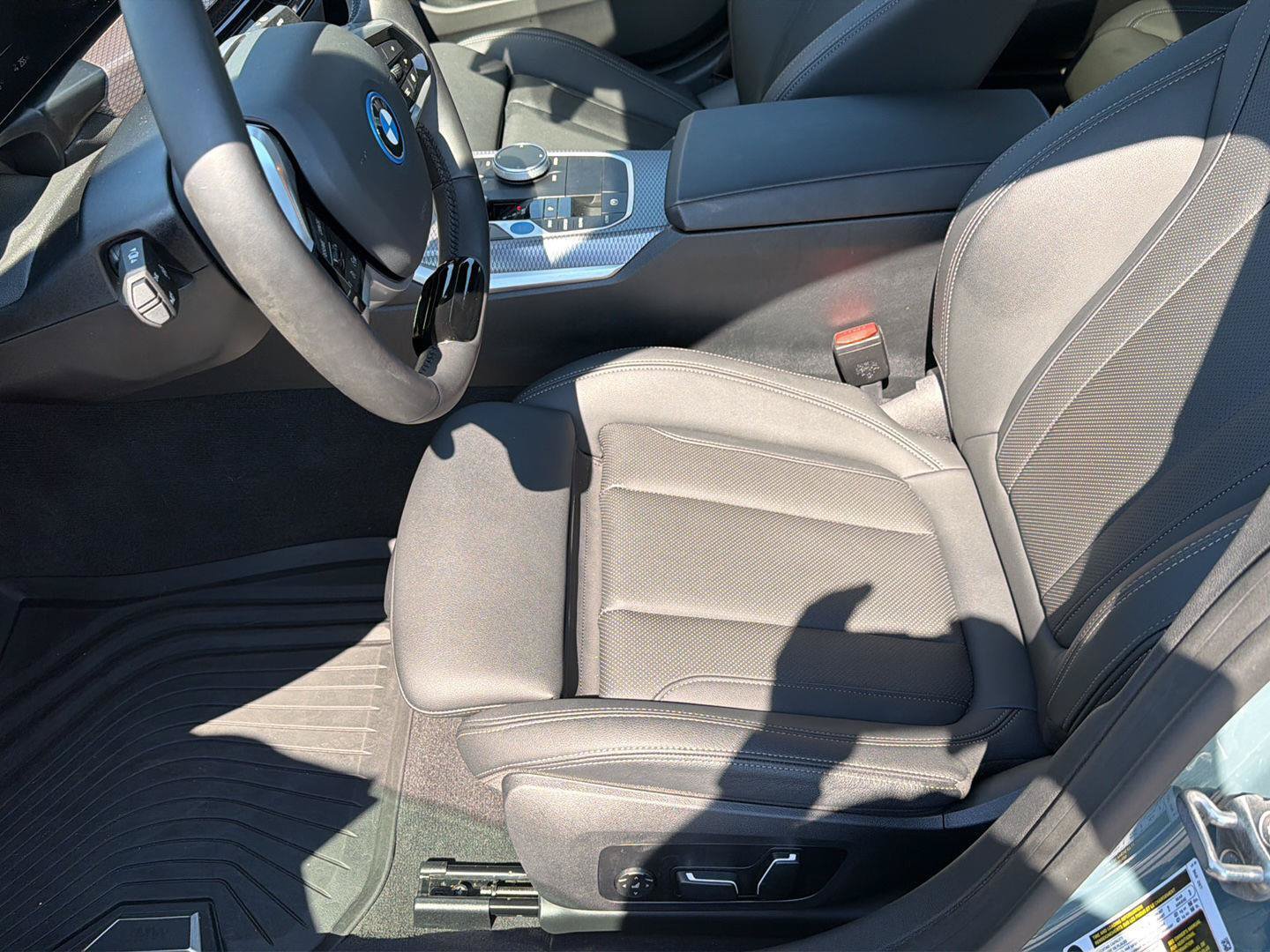 Used 2025 BMW i4 eDrive40 w/ Premium Package RWD image 31