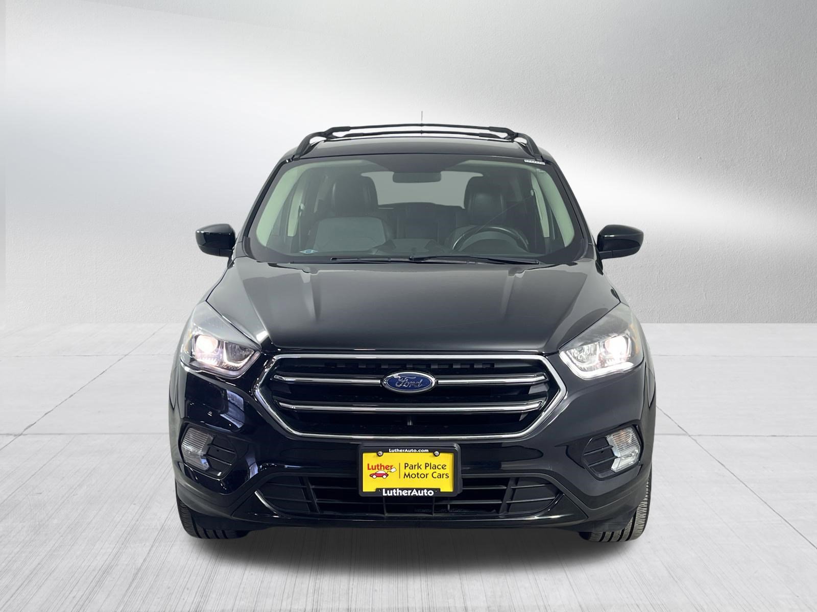Used 2018 Ford Escape SE w/ SE Sport Appearance Package image 2