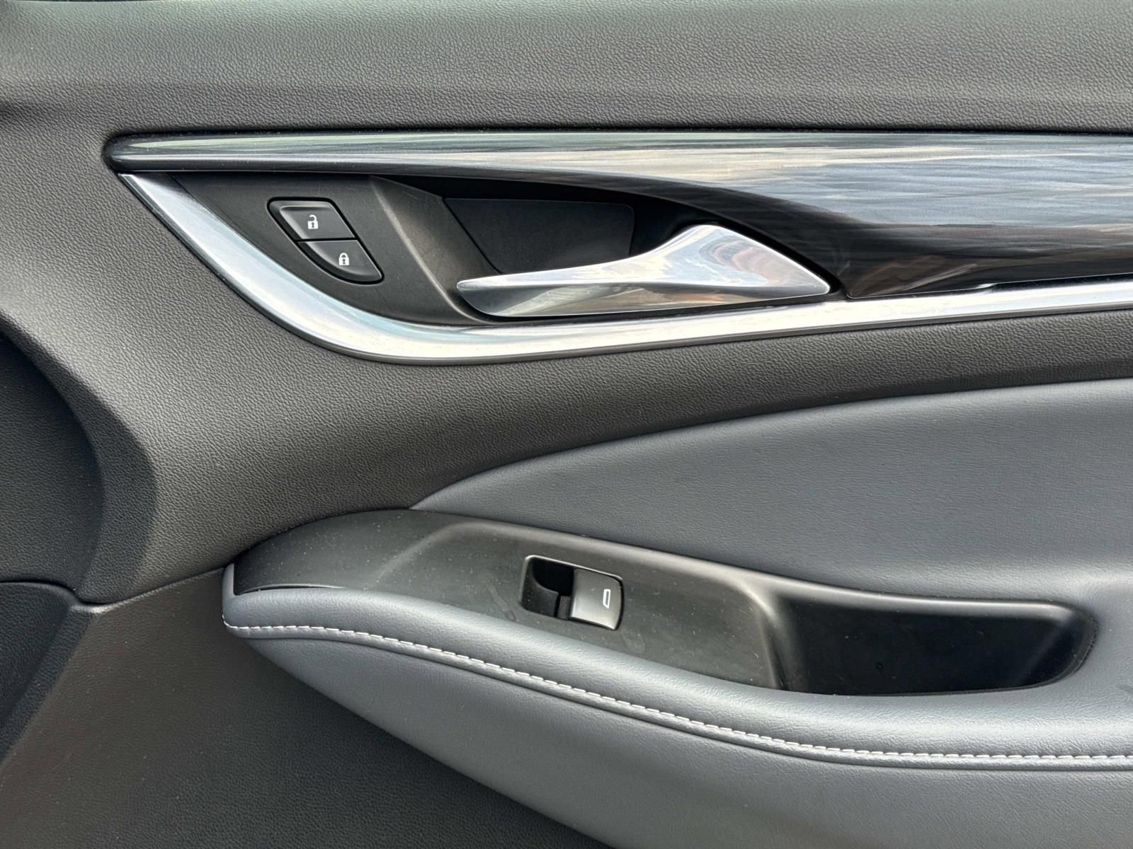 Used 2024 Buick Enclave Premium image 16