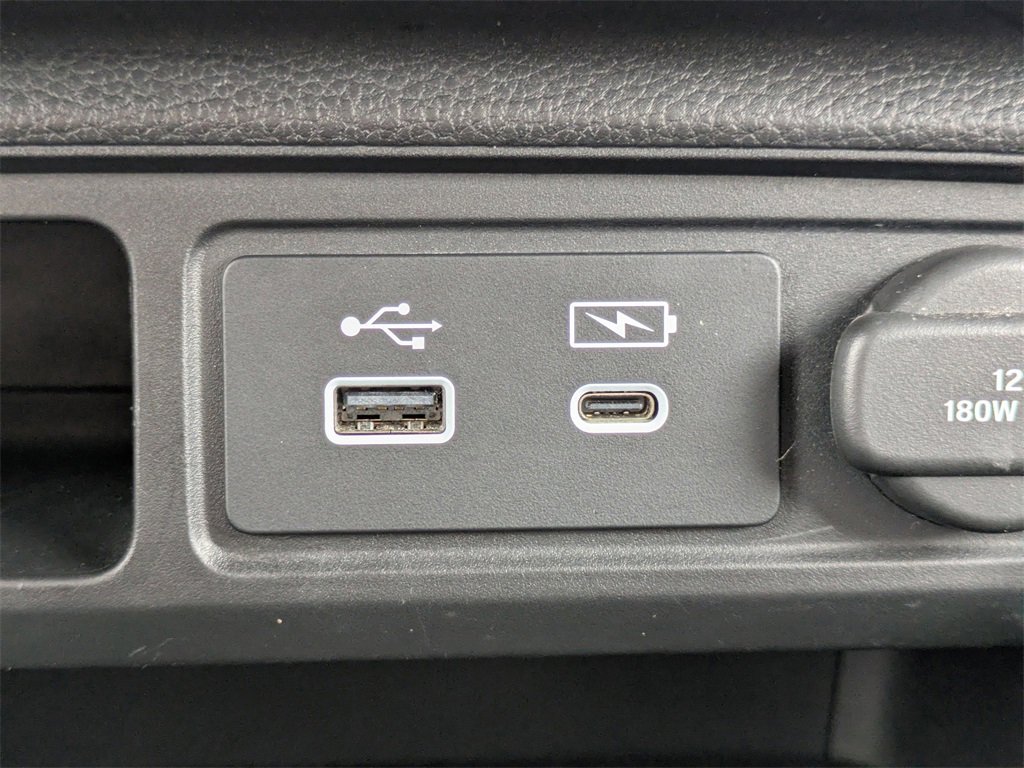 Used 2025 Honda Pilot Touring image 23