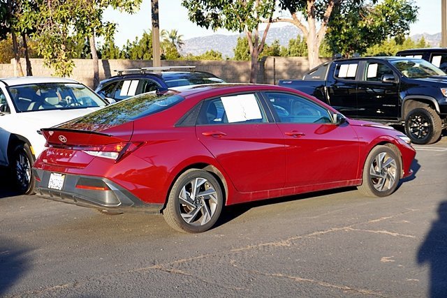 Used 2025 Hyundai Elantra Sport image 8
