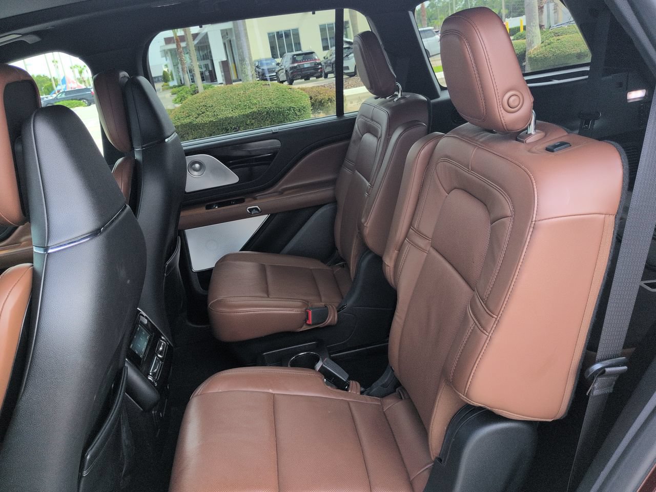 Certified 2020 Lincoln Aviator Reserve w/ Equipment Group 202A AWD/4WD image 14