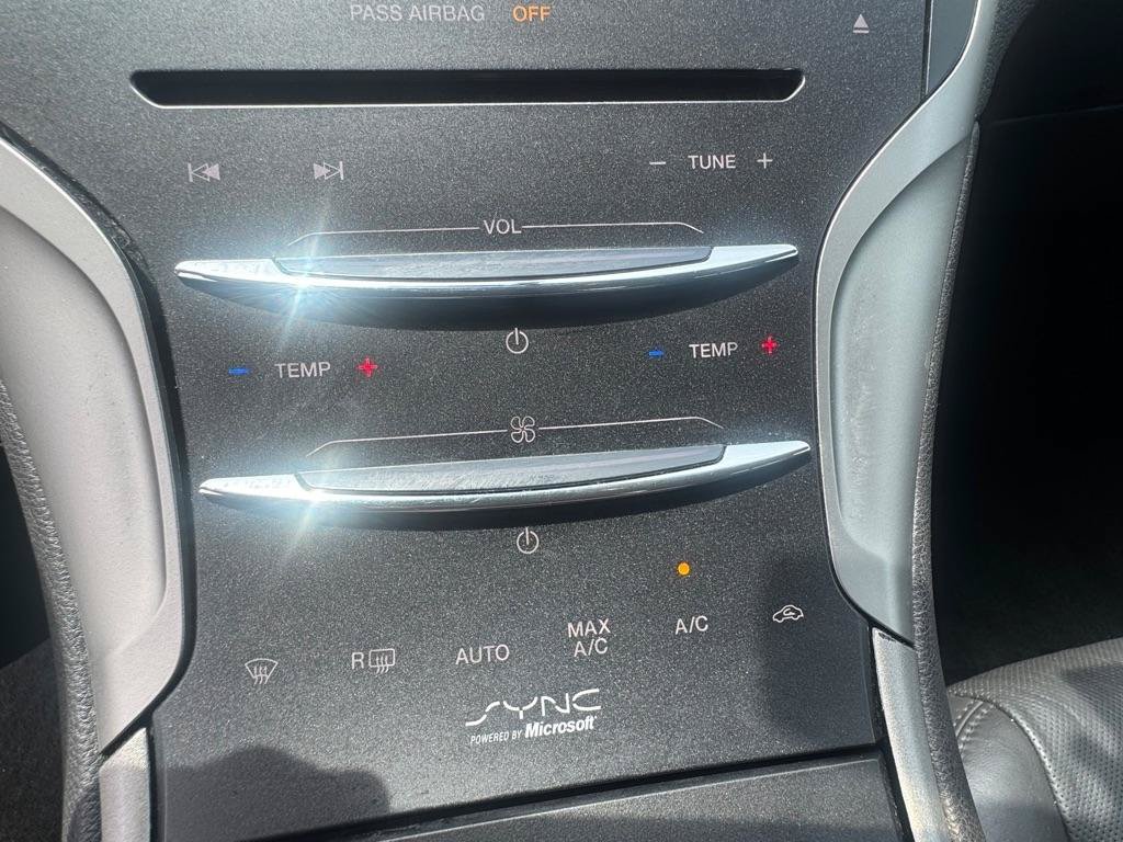Used 2013 Lincoln MKZ FWD image 18