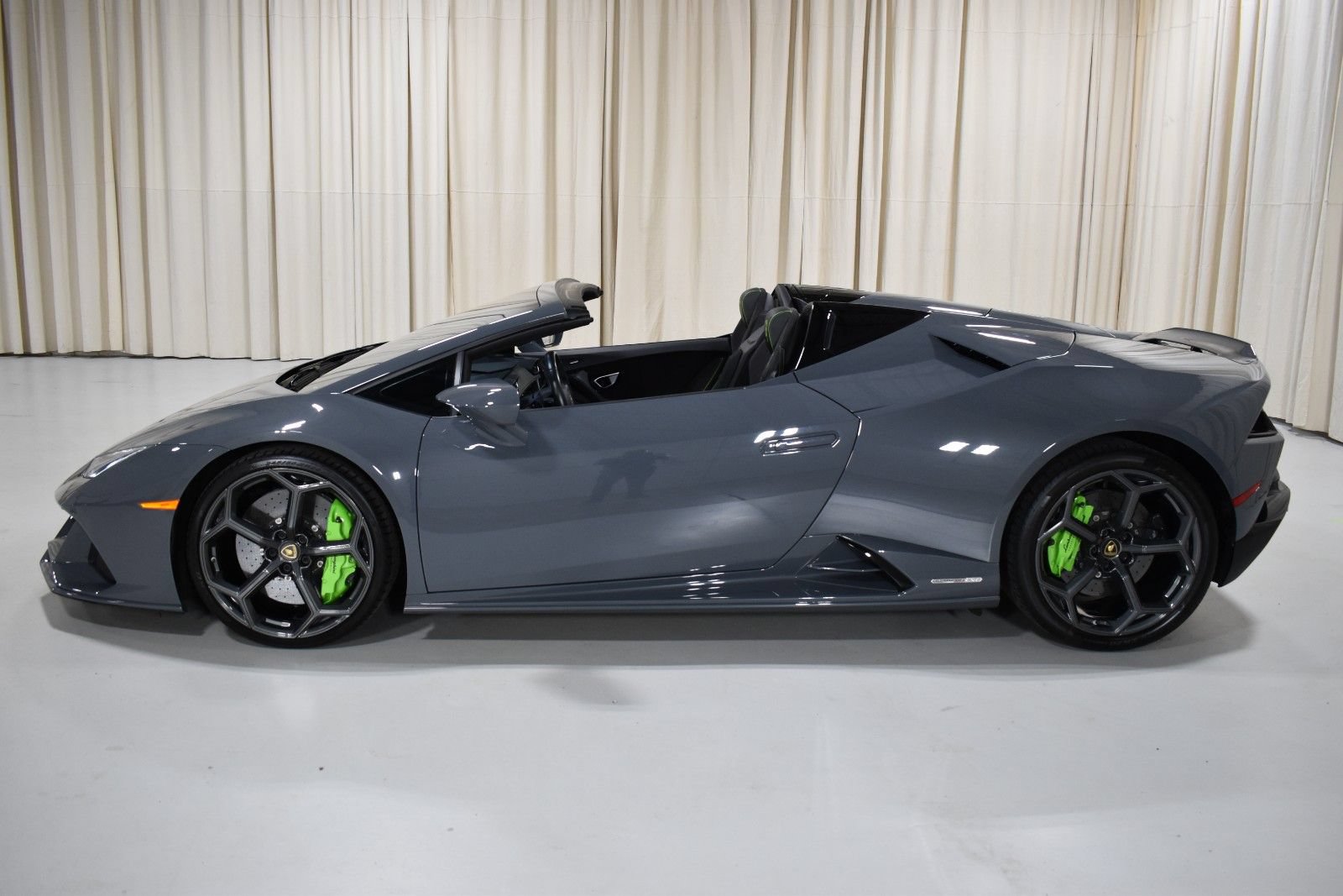 Used 2020 Lamborghini Huracan EVO AWD/4WD image 9