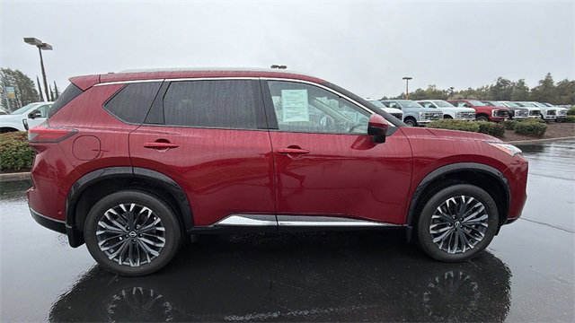 Used 2025 Nissan Rogue Platinum w/ Tech Package image 3