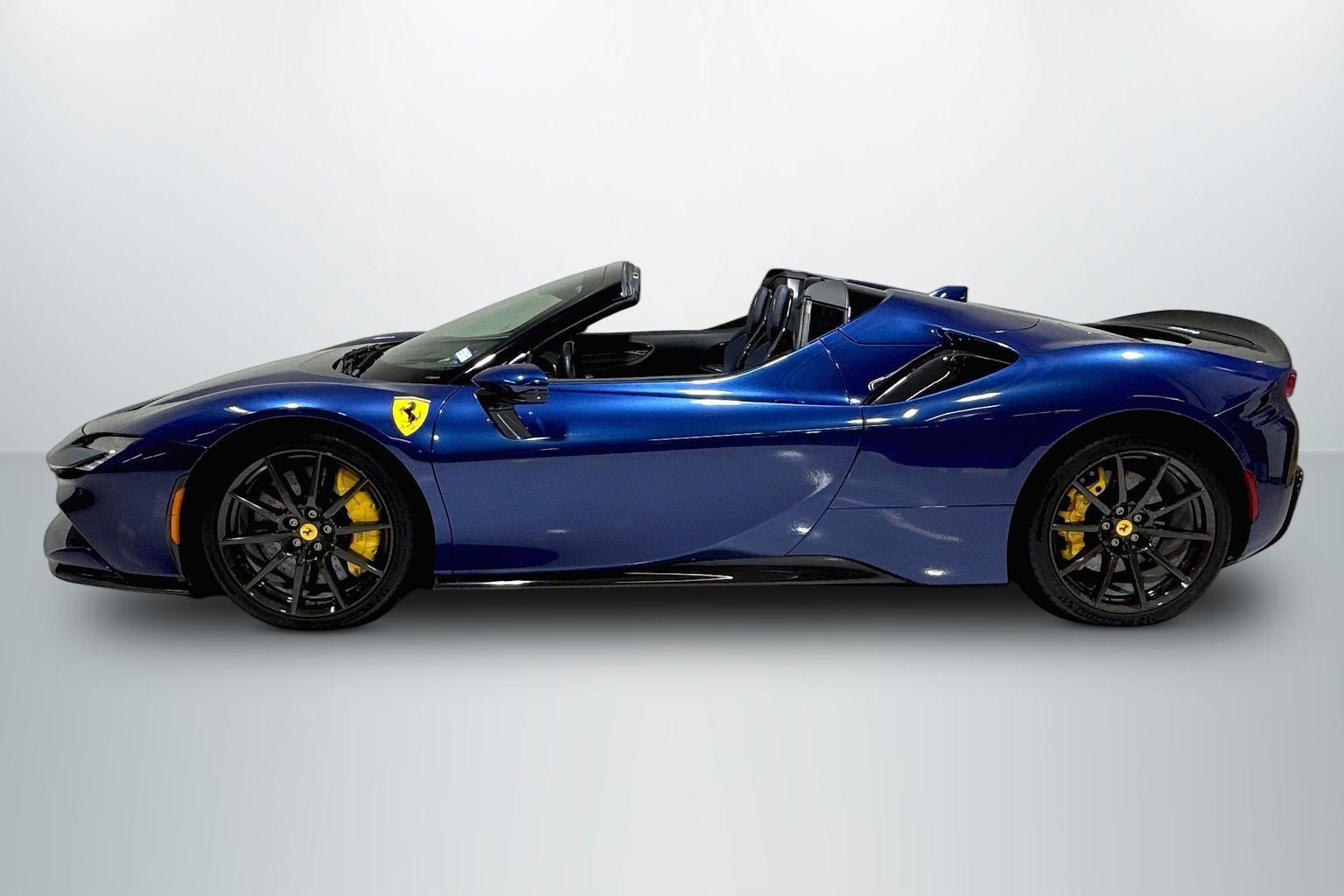 Used 2022 Ferrari SF90 Spider AWD/4WD image 8
