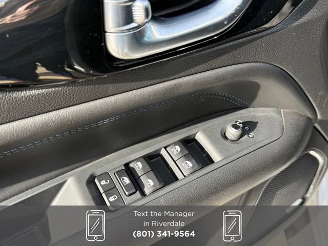 New 2025 Jeep Compass Latitude w/ Sun & Sound Group image 12