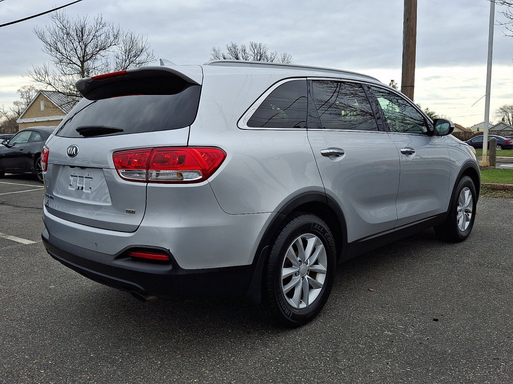 Used 2018 Kia Sorento LX image 5