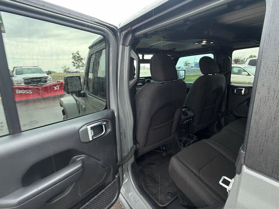 Used 2023 Jeep Gladiator Sport AWD/4WD image 20