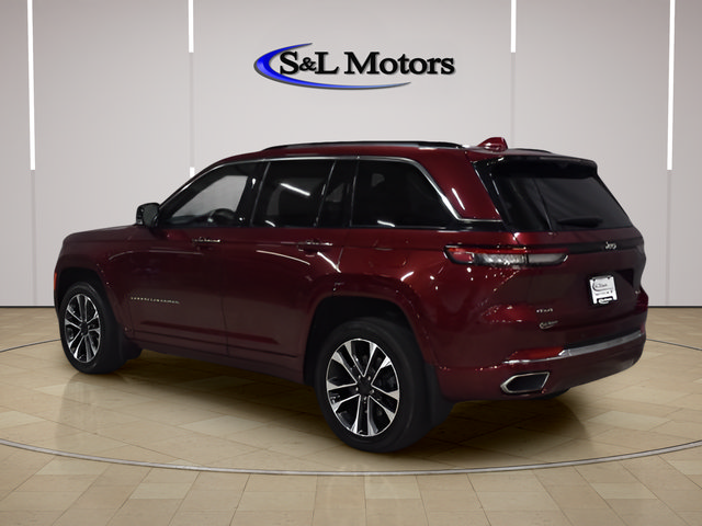 Used 2022 Jeep Grand Cherokee Overland w/ Luxury Tech Group IV AWD/4WD image 5