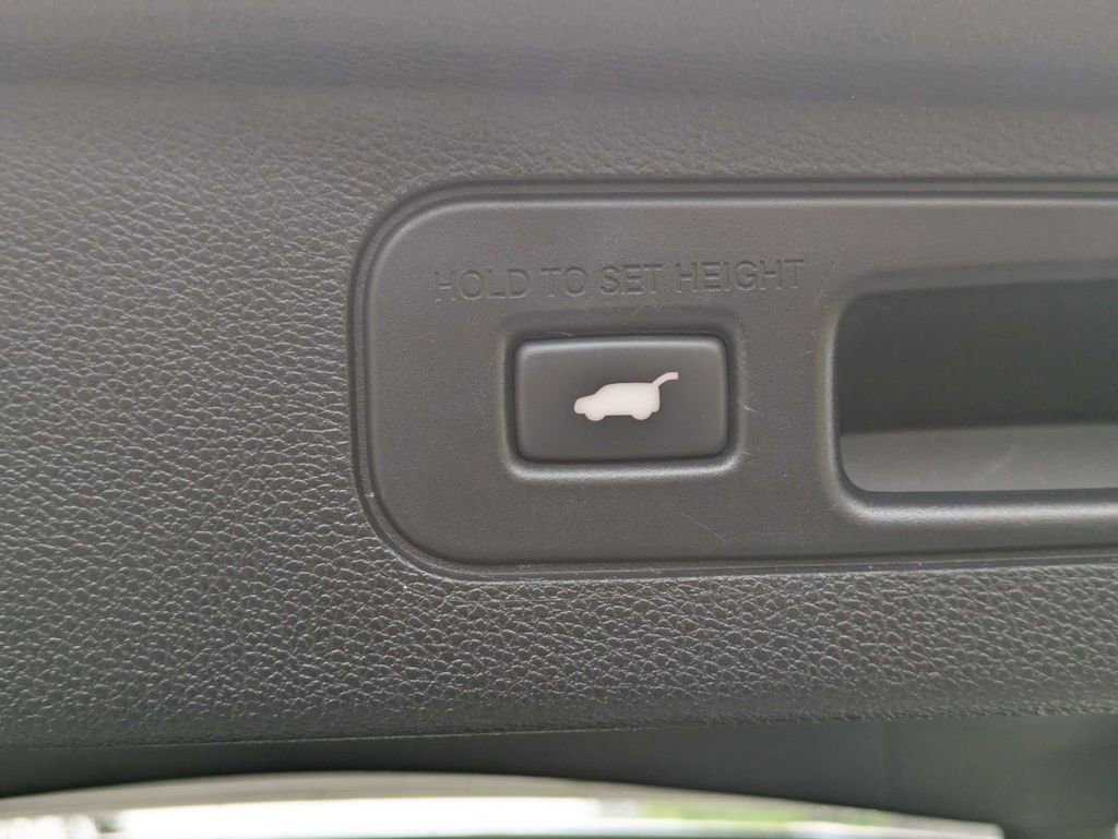Used 2018 Honda Odyssey Touring image 14