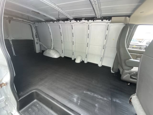 Used 2023 GMC Savana 3500 Extended w/ Driver Convenience Package RWD image 24