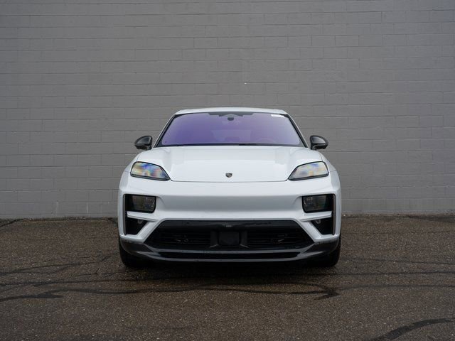 Certified 2025 Porsche Macan Turbo Electric image 10